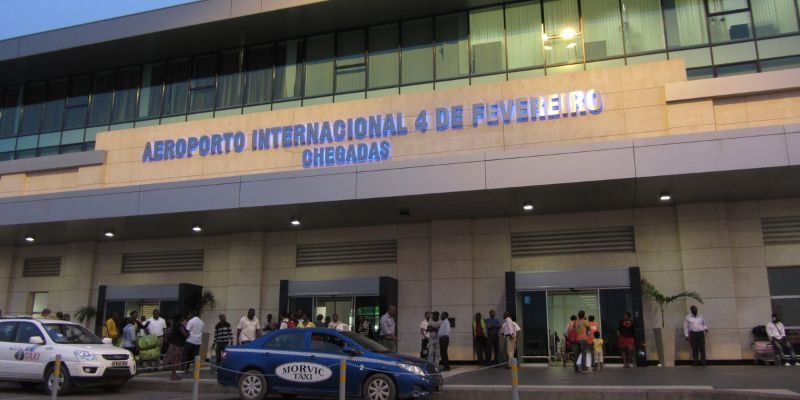 Quatro de Fevereiro International Airport